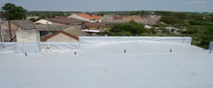 izolace ploché střechy s hromosvodem